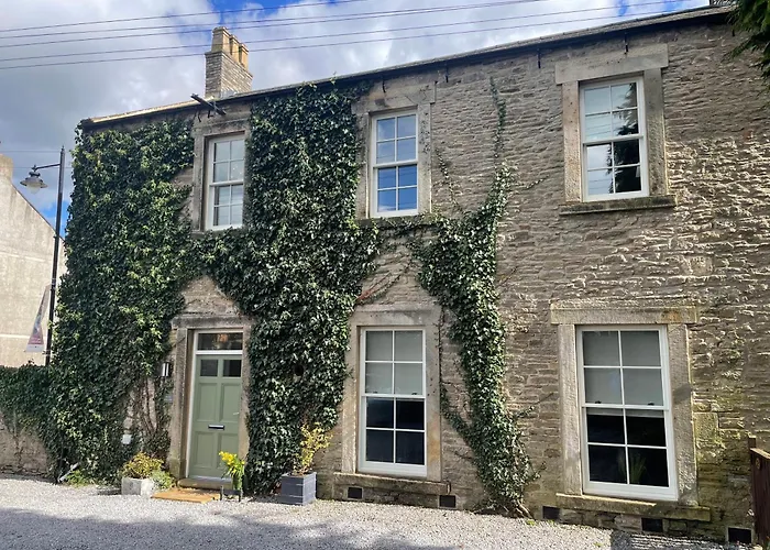 Swaledale, Old School Rooms - Luxury Apartment In Richmond, North Yorkshire